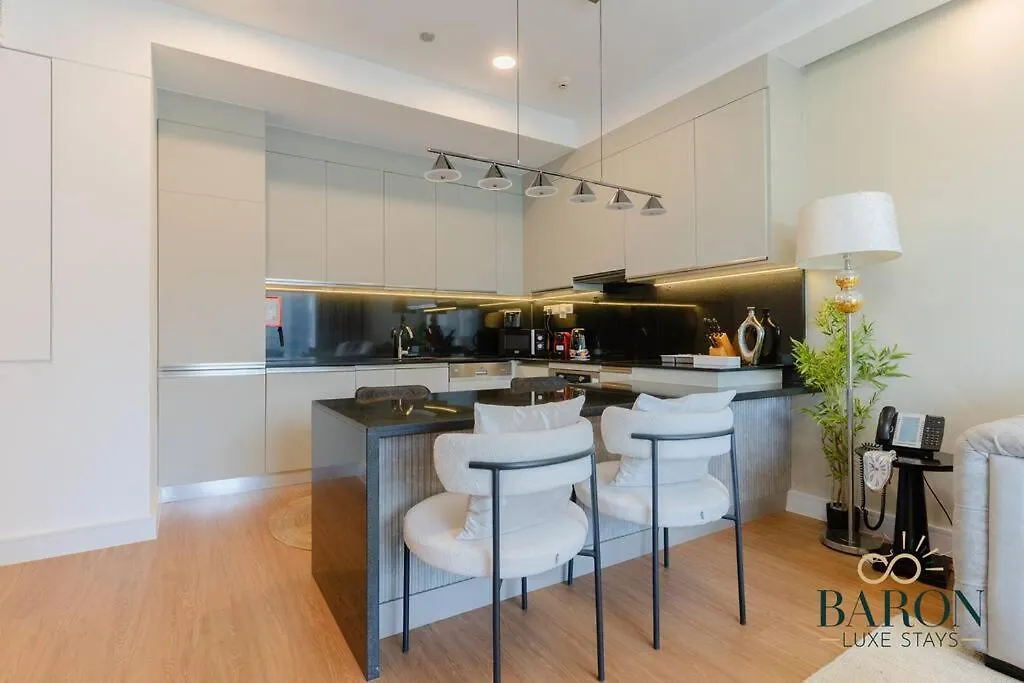 Fabulous 1Br Emaar Residences Marina Dubai Birleşik Arap Emirlikleri